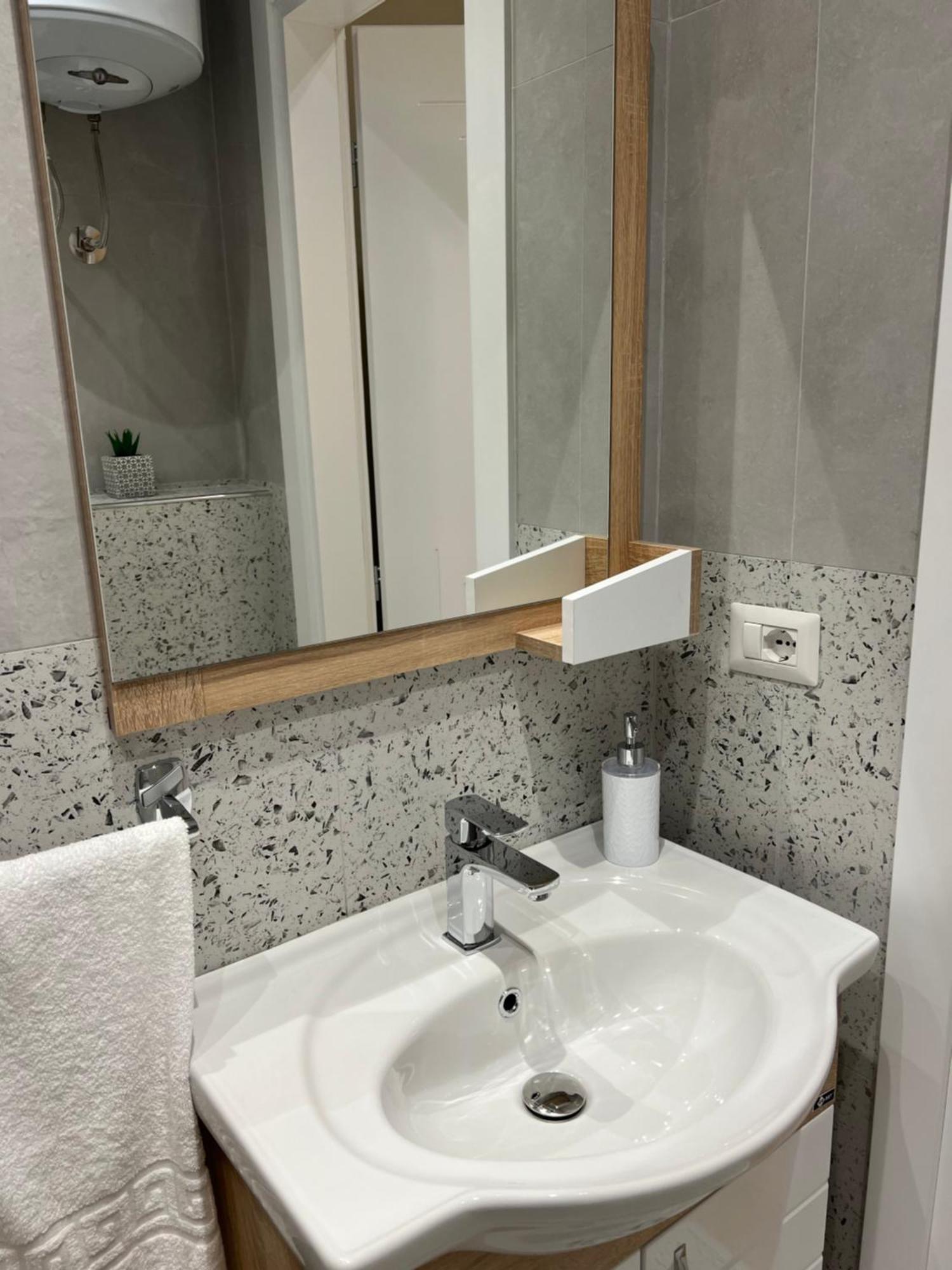 Costa Adriatica Apartments ドゥラス 部屋 写真